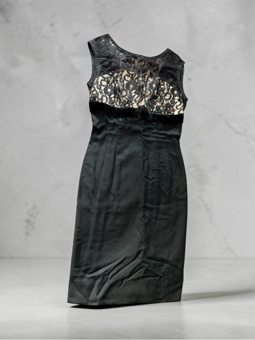 Black Lace Bodice Sheath Dress - Women